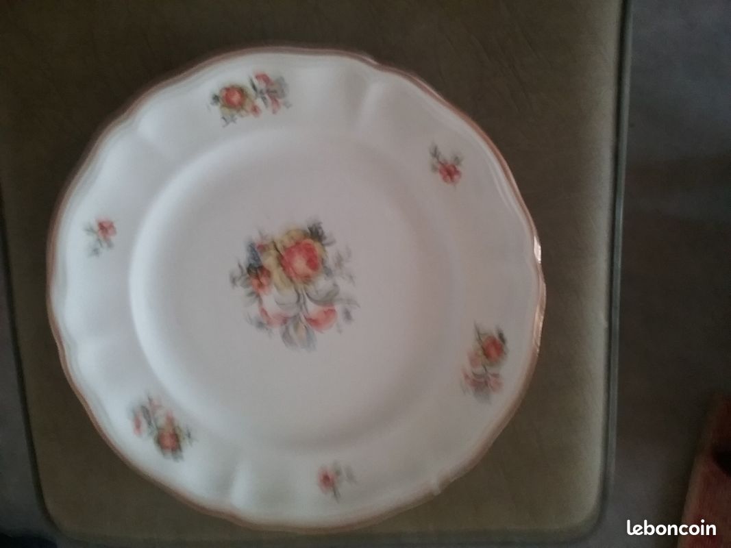 Service vaisselle 34 piece (image 1)