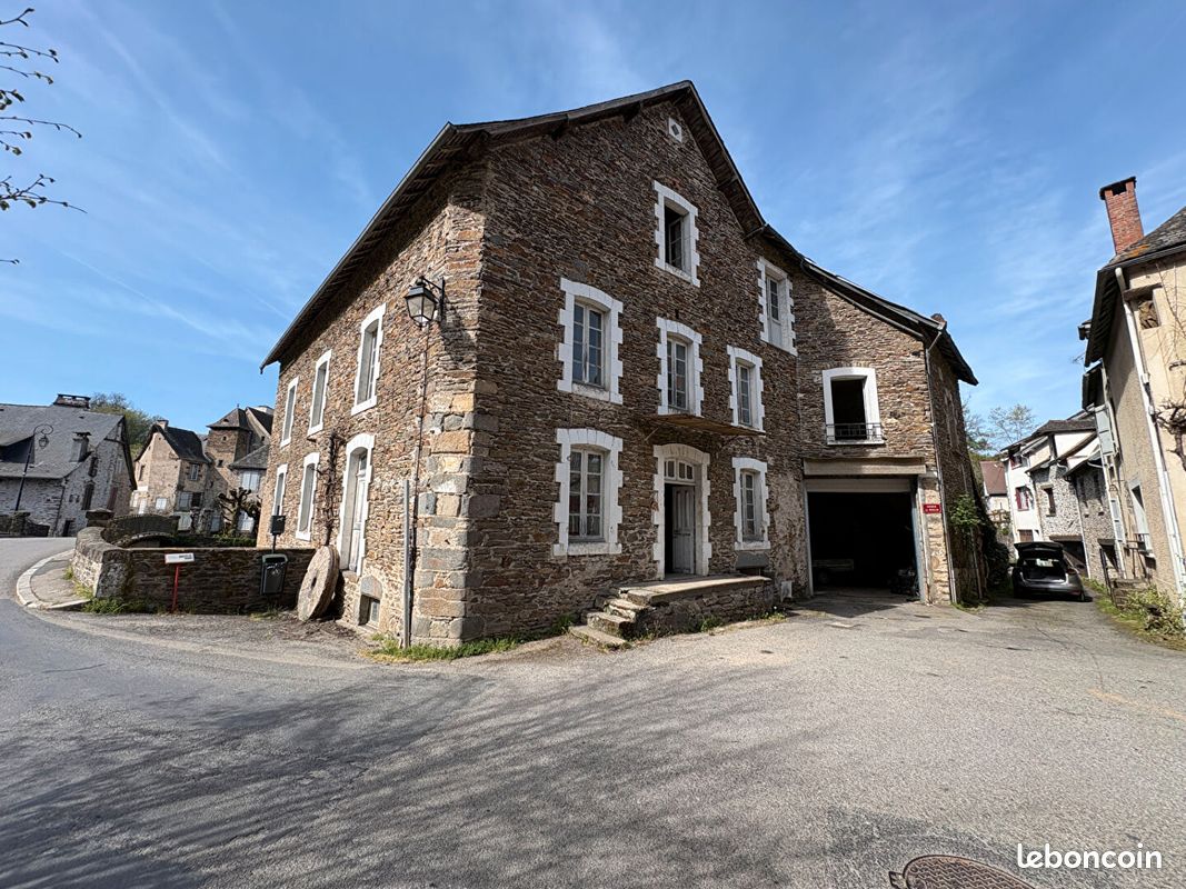 Maison 410 m² · à Ségur-le-Château · 410 m² · 239 000 €