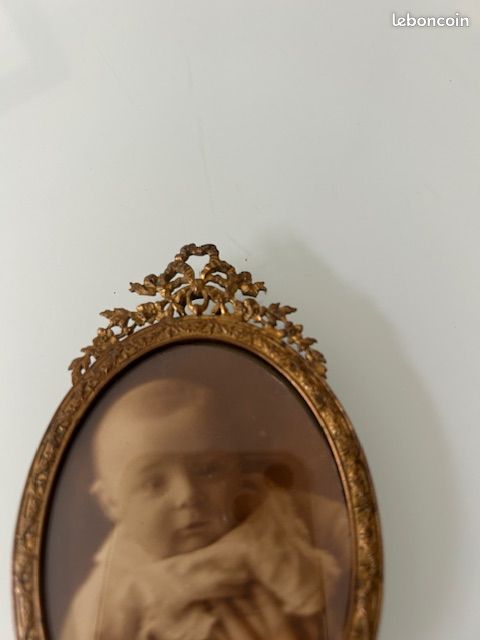 Cadre photo ancien ovale en laiton doré style Louis XVI - Nœud & Ruban (image 6)