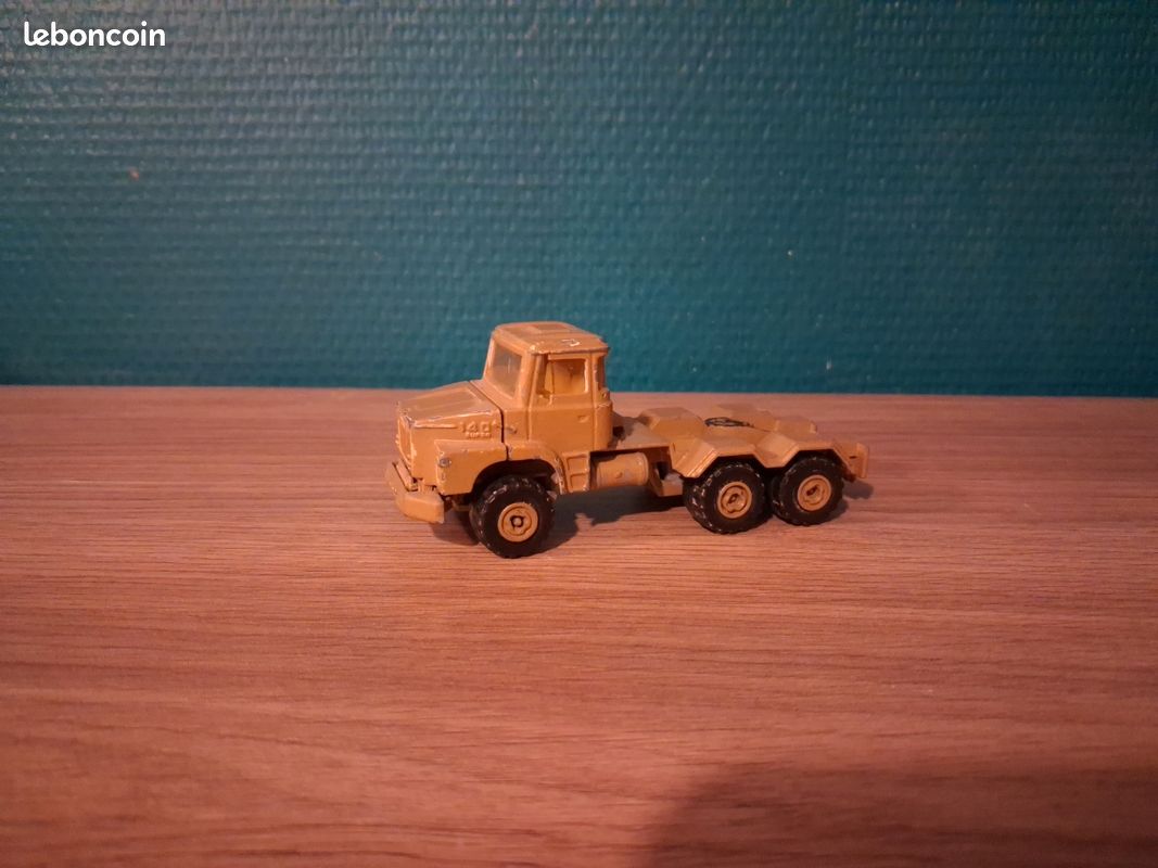 Miniature Majorette Semi-Remorque Dinosor - Échelle 1/60 - Camion Transport Dinosaures