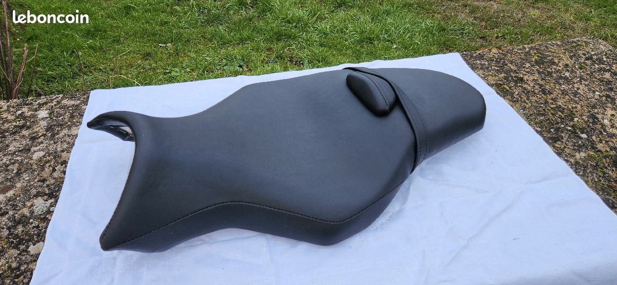 🔵 Selle NEUVE pour YAMAHA MT10 MT-10 SP (image 1)