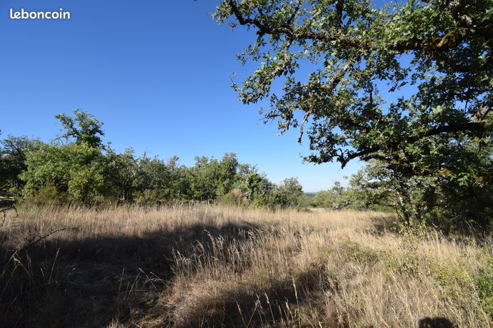 Terrain a vendre sur le causse de saint gery