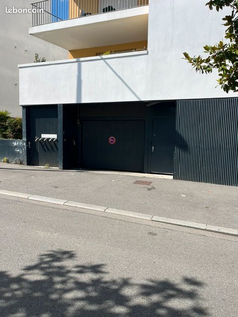 Particulier vend Garage