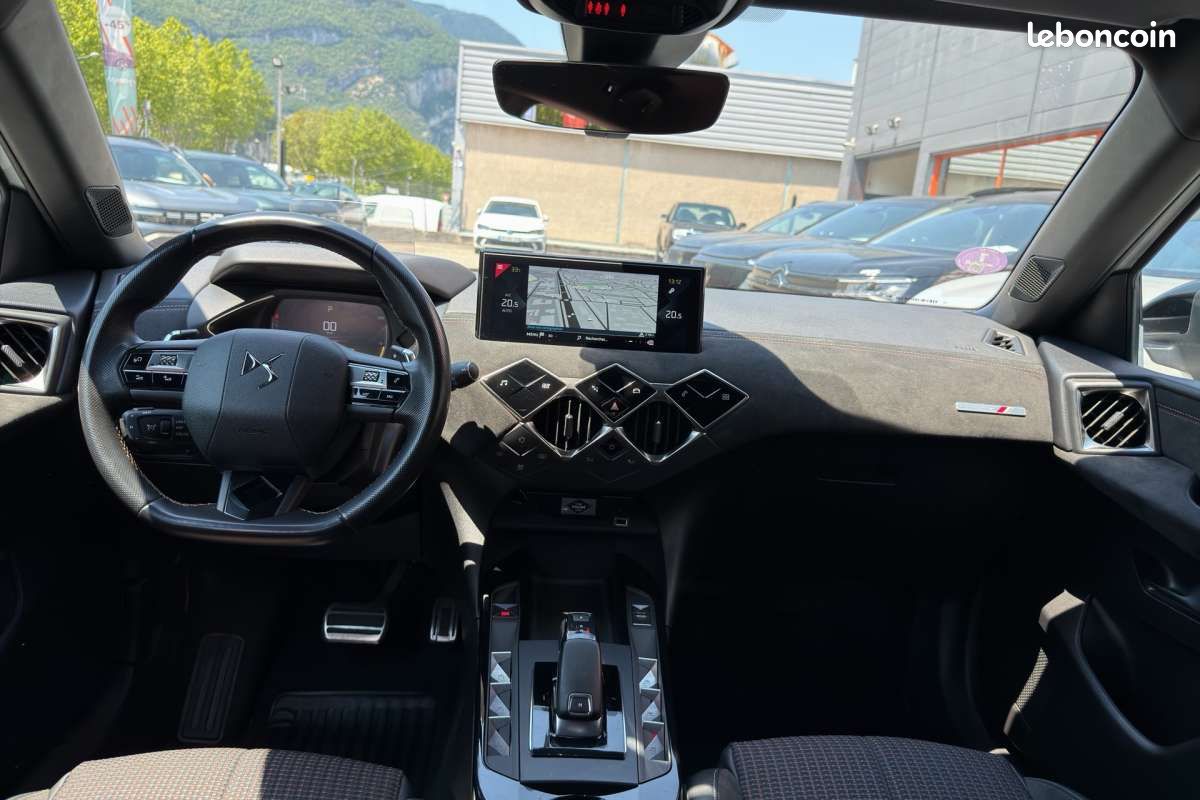 DS 3 Crossback 130 EAT8 PERFORMANCE LINE (image 3)