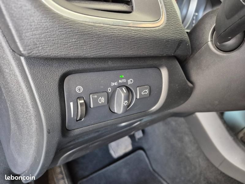 Volvo V40 D2 120ch Momentum Business Geartronic (image 15)