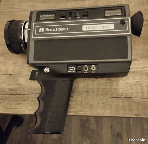 BELL & HOWELL Electric EYE Zoom f/1.8 COMAR ZOOM Lens Vintage Movie Camera