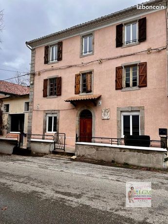 Maison de village 6 pièces 238 m²