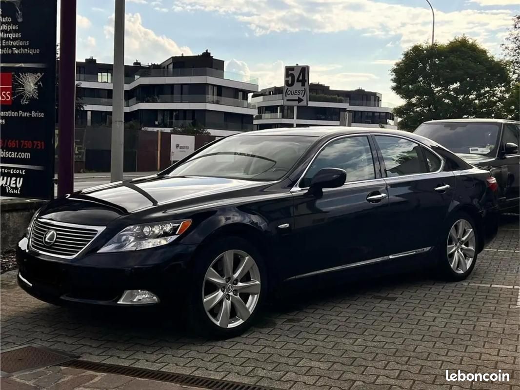Lexus LS 600 LEXUS LS600 HYBRID 394 CH 4X4 BVA - CAMÉRA D'AIDE AU STATIONNEMENT HAYON ARRIÈRE ÉLE... (image 1)