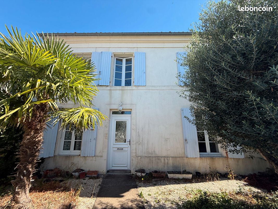Maison 5 pièces 160 m² · à Surgères · 160 m² · 348 150 €