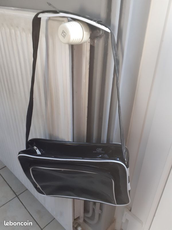 Besace neuf disponible (image 1)