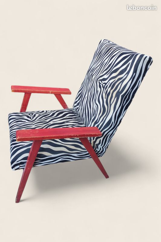 Fauteuil zèbre en velours Rune