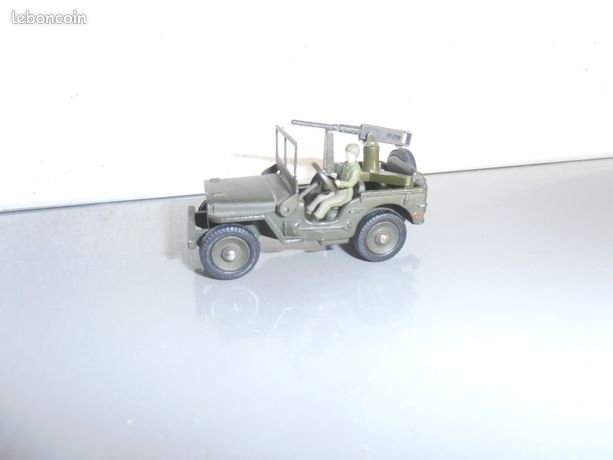 Dinky Toys F Militaire 1/43 - Jeep Willys Porte fusées SS10 828