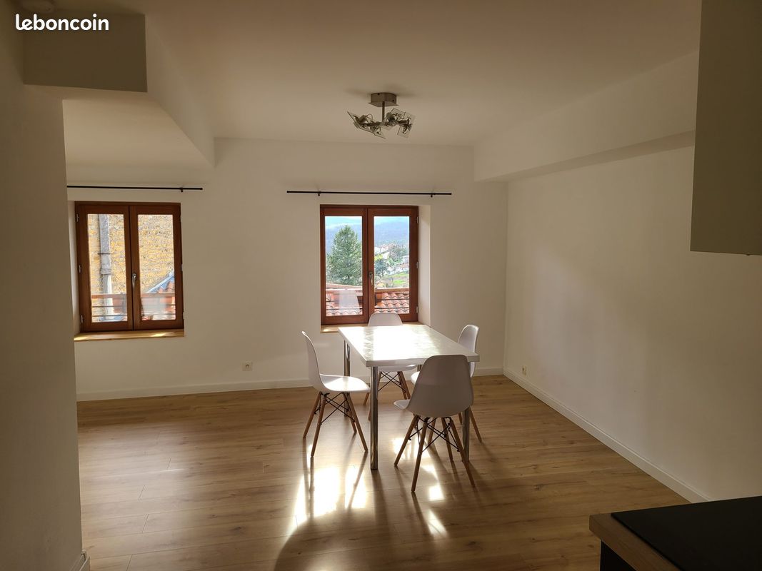 Appartement 2 pièces 48 m² · à Val d'Oingt · 48 m² · 700 €/mois