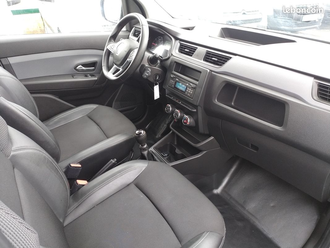10825 HT - RENAULT (Kangoo) Express Van Blue DCI 95 Confort 1,5 L - 12/2021 - 65345 kms (image 5)