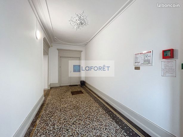 https://img.leboncoin.fr/api/v1/lbcpb1/images/67/1e/05/671e0577d206471ee6771f87050cc1dc04a84acc.jpg?rule=ad-image
