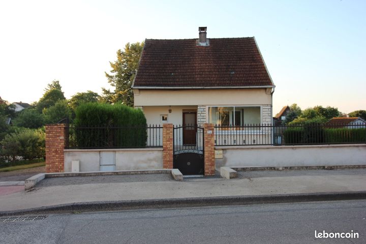 Maison 6 pièces 83 m² · à Arc-lès-Gray · 83 m² · 880 €