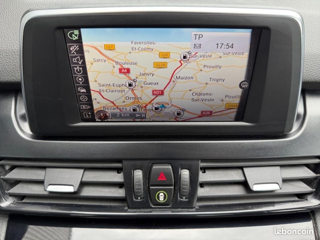 BMW Serie 2 Active Tourer 216d 116 ch Lounge (image 14)