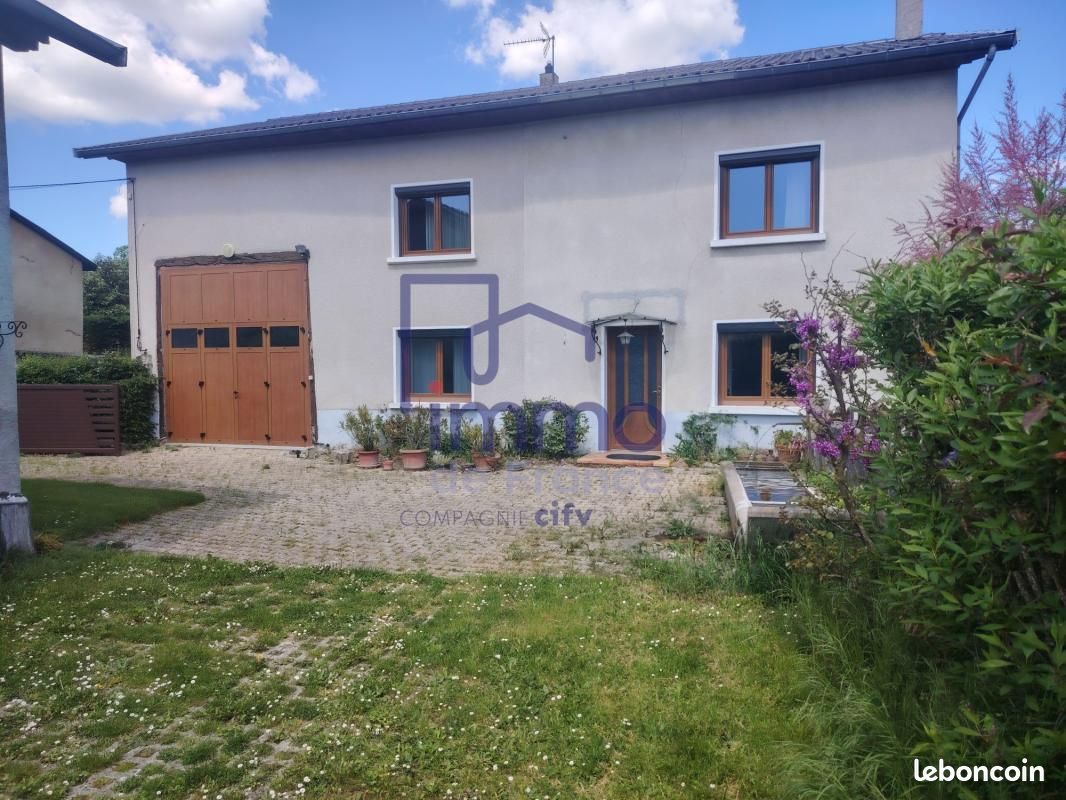 Maison 6 pièces 152 m² · à Sainte-Anne-sur-Gervonde · 152 m² · 265 000 €