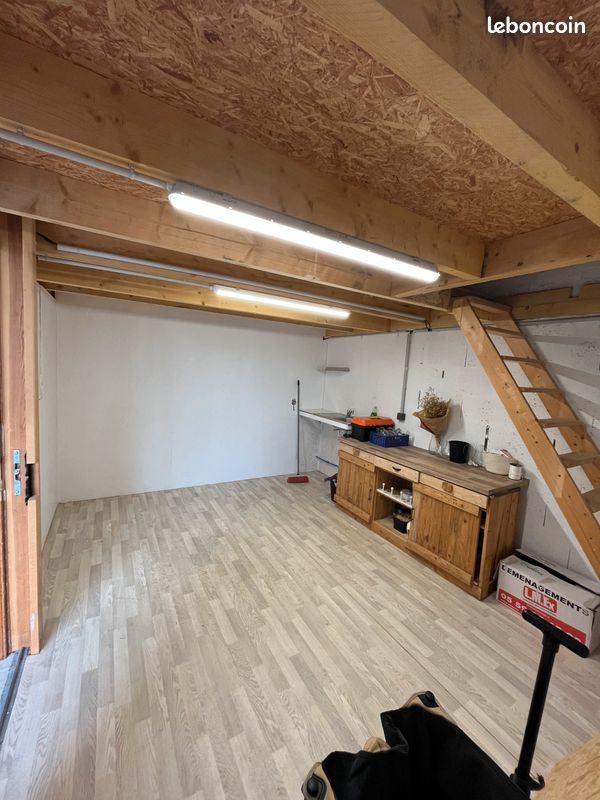 Local commercial 2 pièces 28 m² · à La Rochelle · 28 m² · 394 €/mois