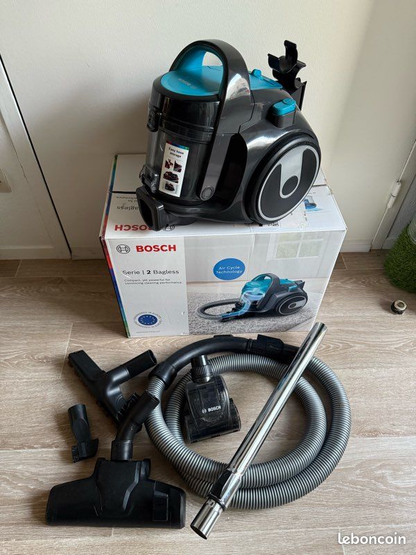 Bosch Serie Aspirateur traîneau filaire sans sac cyclonique en