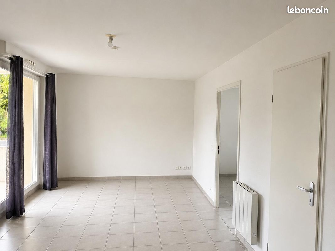 Appartement 2 pièces 38 m² · à Saintes · 38 m² · 570 €
