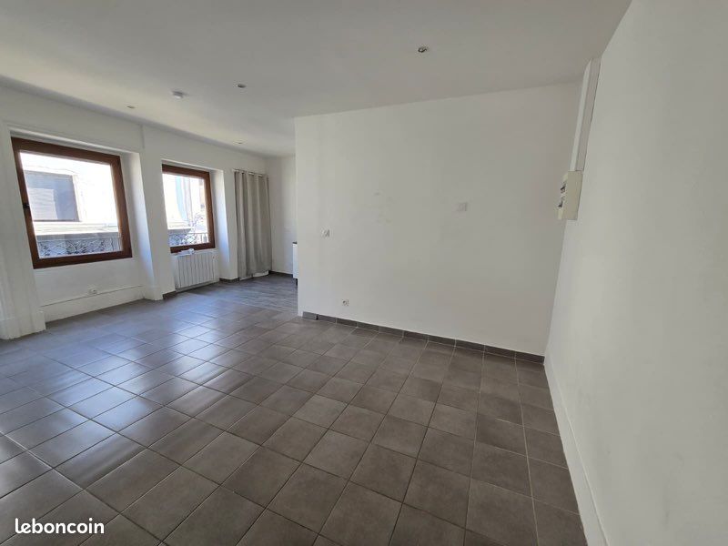 Appartement 1 pièce 30 m² · à Saint-Chamond · 30 m² · 390 €/mois
