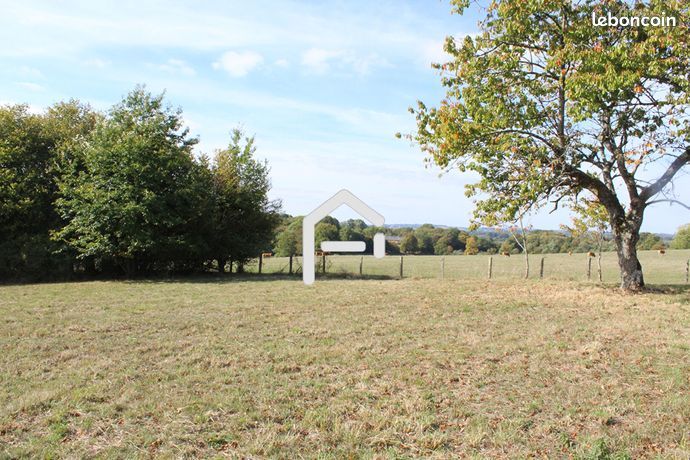 Terrain 2970 m² SALON LA TOUR