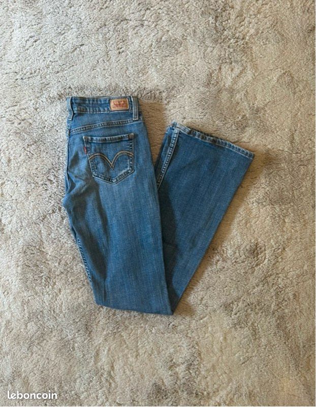 (522) Levi's 518 Jean femme évasée bleu taille W24 L30 (image 1)