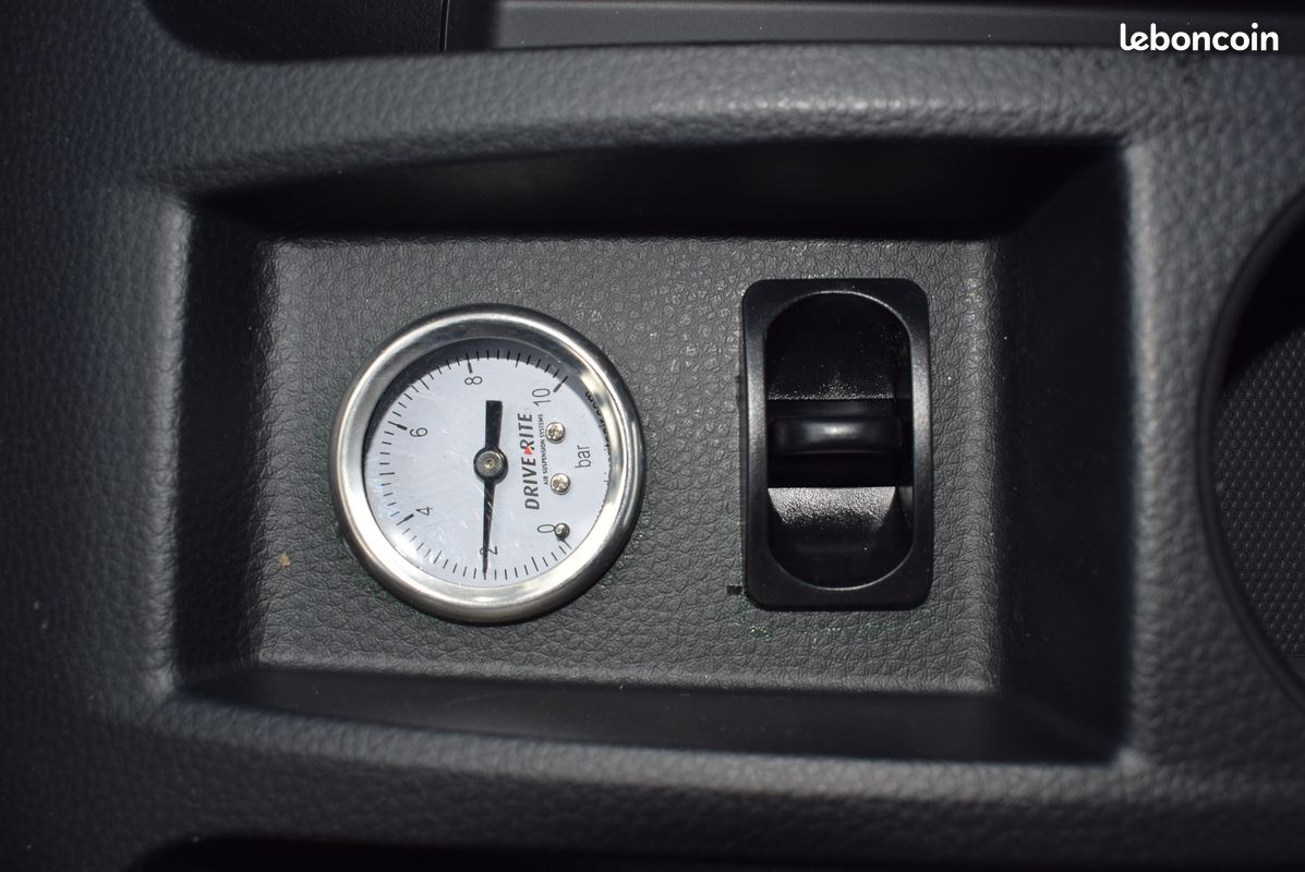 Suspension pneumatique Toyota Hilux Revo (image 1)