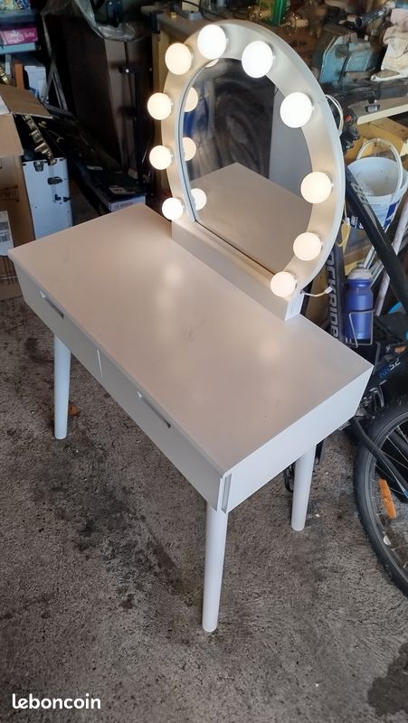 Coiffeuse avec miroir éclairé (image 1)