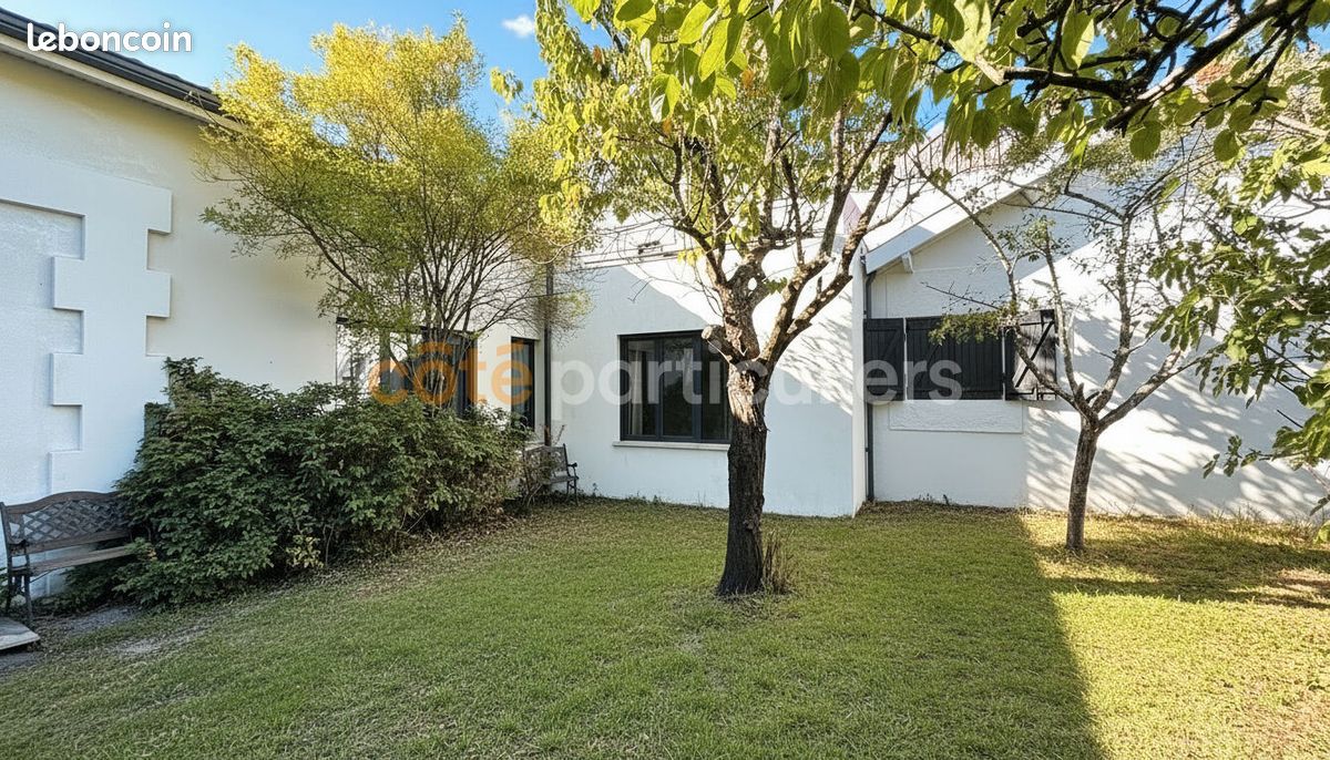 Maison 6 pièces 270 m² · à Mérignac · 270 m² · 1 300 000 €