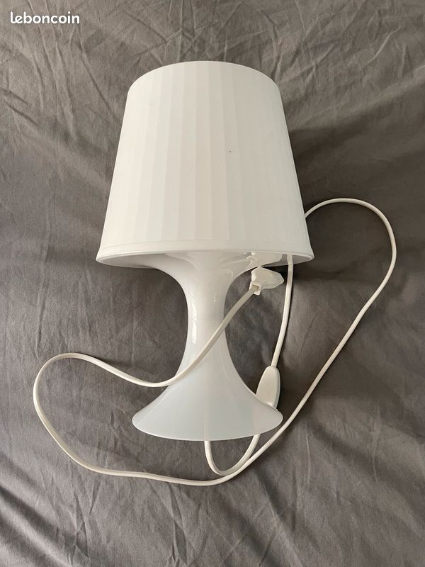 Lampe de chevet blanche (image 1)