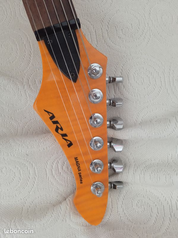Guitare Aria Magna vintage (image 4)