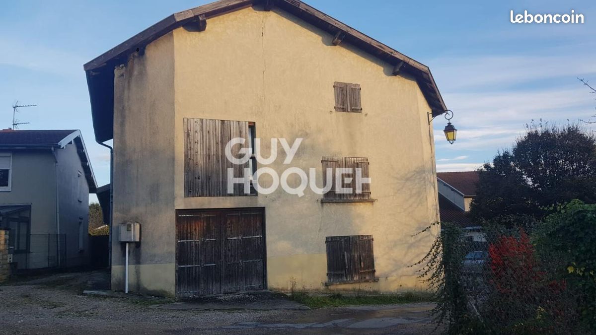 Maison 6 pièces 250 m² · à Bressolles · 250 m² · 164 000 €