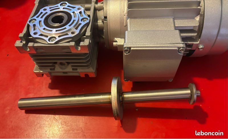 Moteur asynchrone avec motoreducteur (image 3)