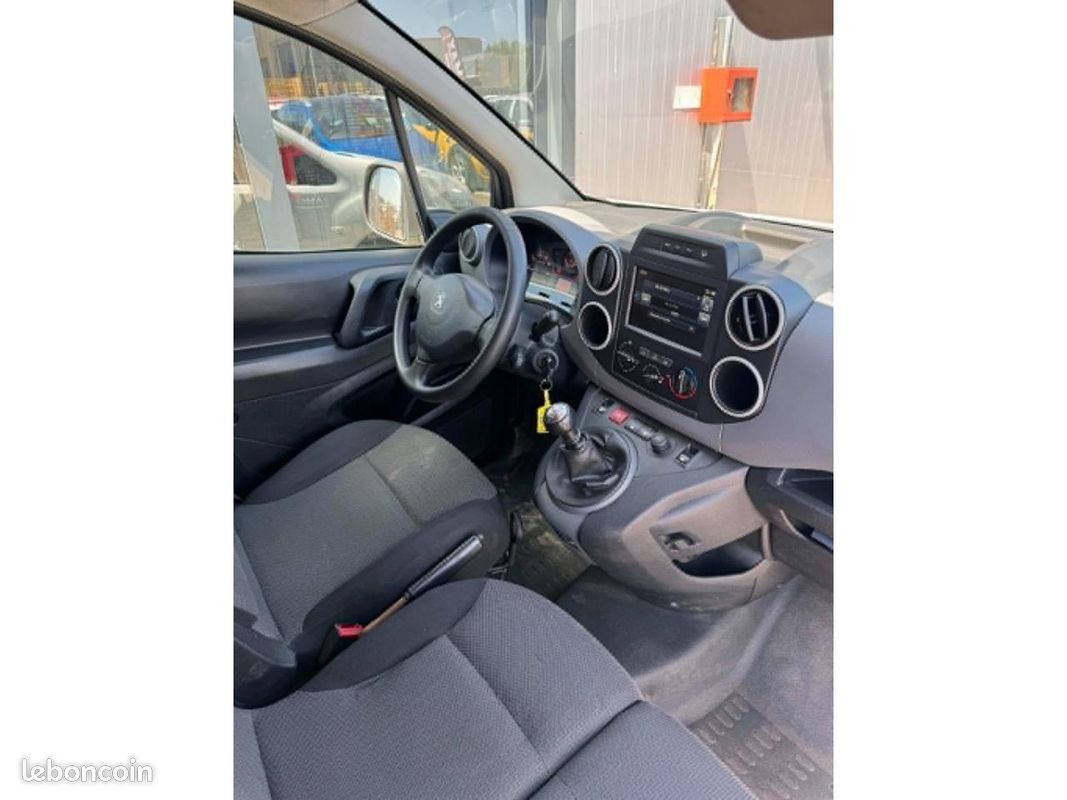 PEUGEOT PARTNER 1.6 BlueHDi S&S - 120 FOURGON (image 8)