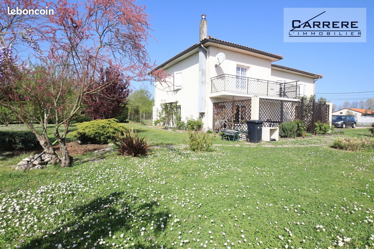 Maison 9 pièces 223 m² · à Carbon-Blanc · 223 m² · 360 000 €