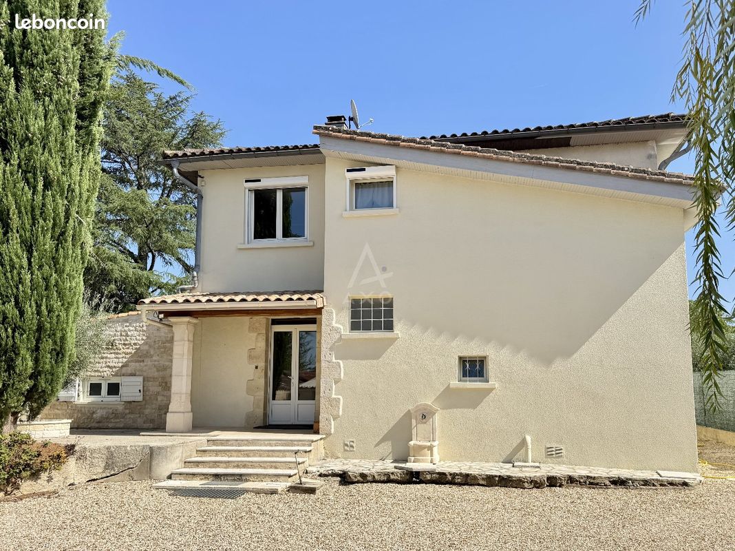 Maison 8 pièces 182 m² · à Saint-Yrieix-sur-Charente · 182 m² · 365 000 €