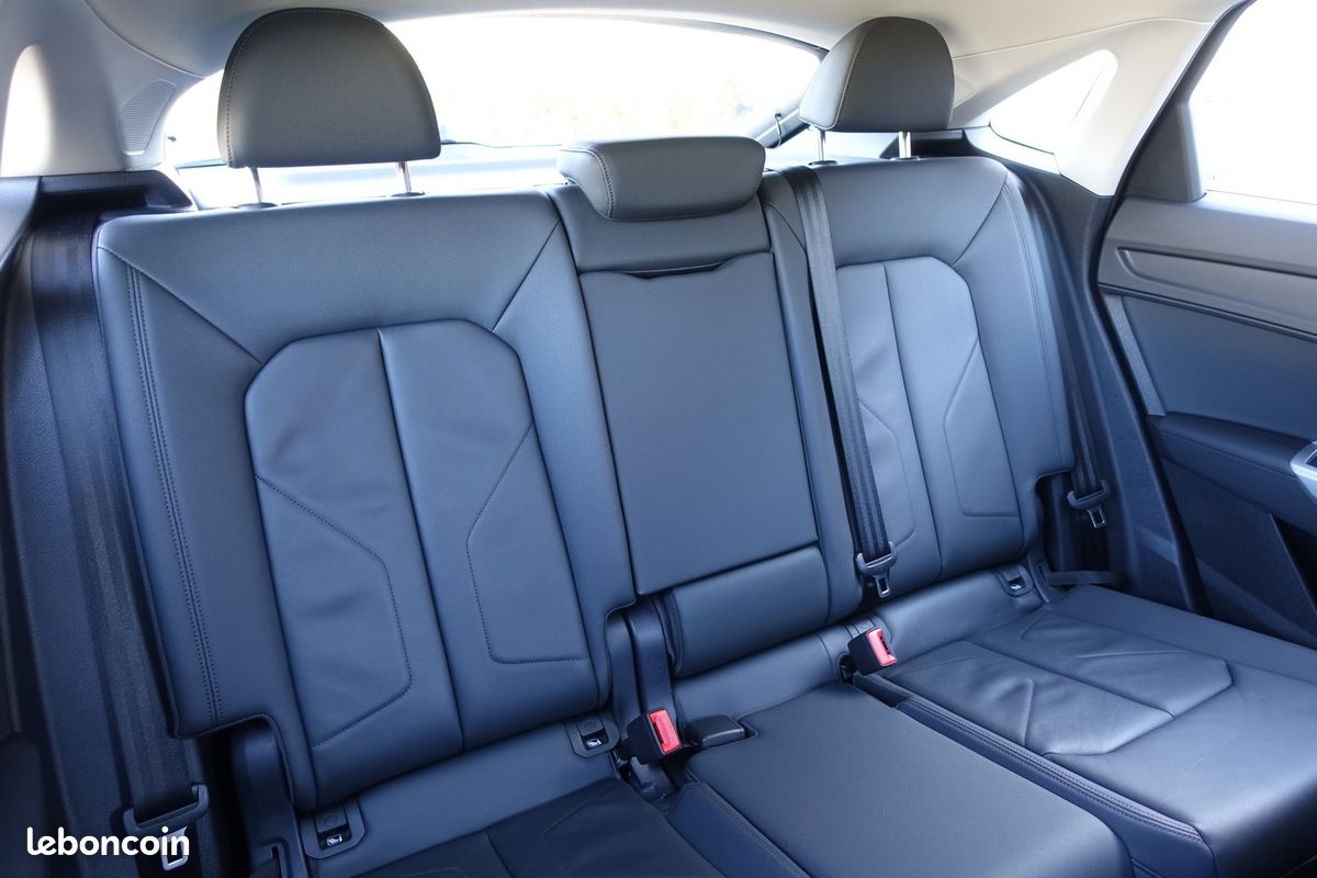 Q3 Sportback 45 Tfsi e S-Tronic 245ch Hybride Rechargeable Virtual cockpit/Cuir chauffants/Caméra/Hayon électrique/1*Main/Garantie 12 mois (image 7)