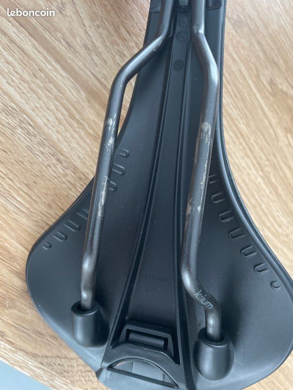 Selle De Vélo Fizik Antares R3 Versus EVO 139 Mm Noir - Pour Route, Gravel, VTT (occasion, état Correct)