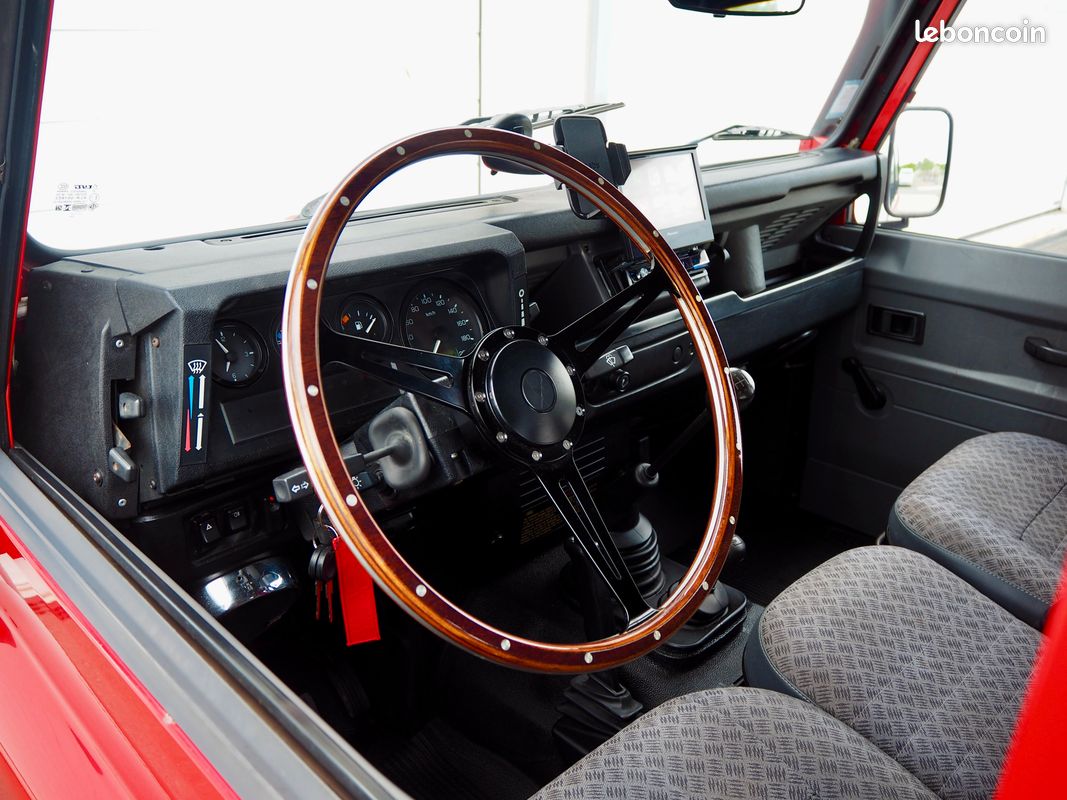 Land Rover DEFENDER 90 - TD5 2.5l 122cv - Cabriolet - TVA récupérable (image 7)
