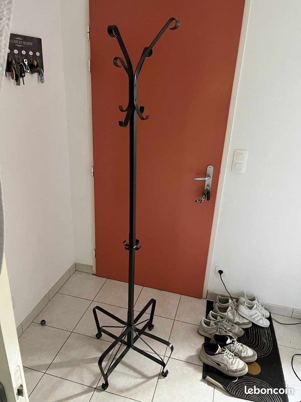 Porte manteau noir (image 1)