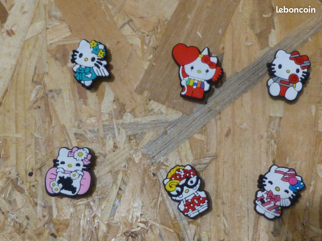 Charms Crocs hello kitty à l'unité (image 4)