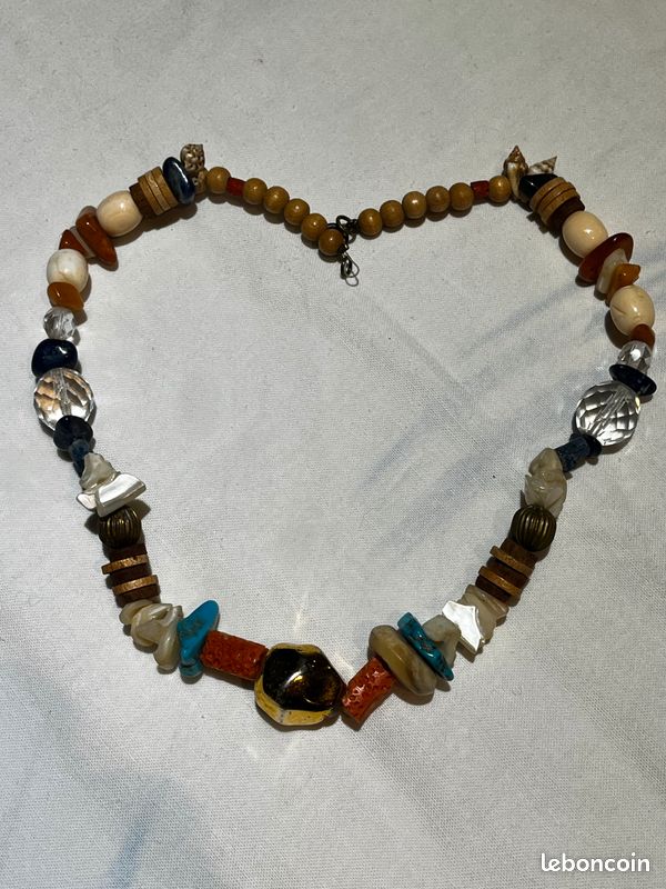Collier (image 1)
