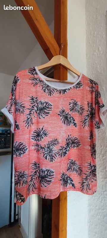 T-shirt (image 1)