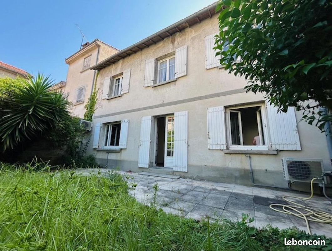 Maison 8 pièces 178 m² · à Avignon · 178 m² · 250 000 €
