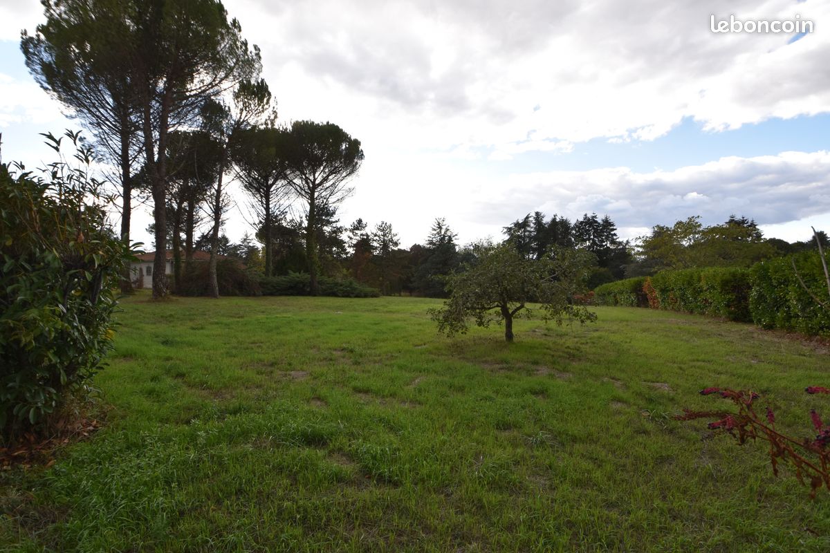 Terrain 4946 m² · à Eymouthiers · 4 946 m² · 49 000 €