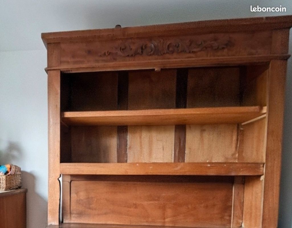 Très joli buffet /vaisselier en bois massif (image 3)