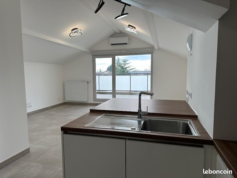 Appartement 4 pièces 105 m² - Locations