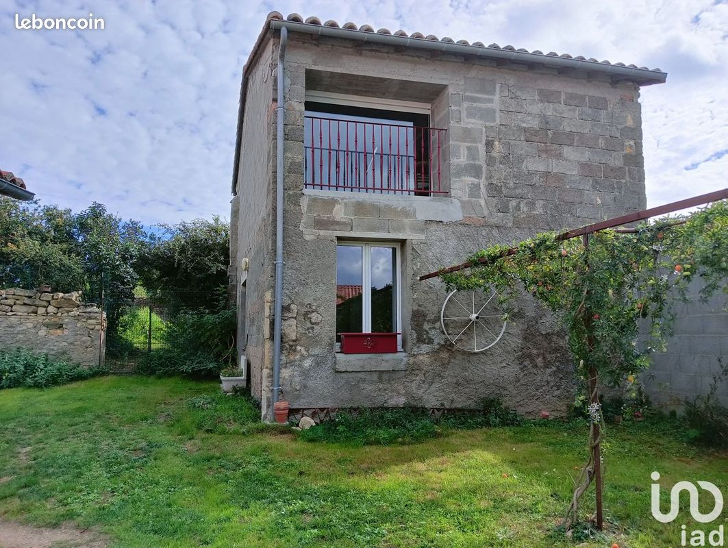 Longère 7 pièces 184 m² - Sainte-Verge 79100 (image principale 3)
